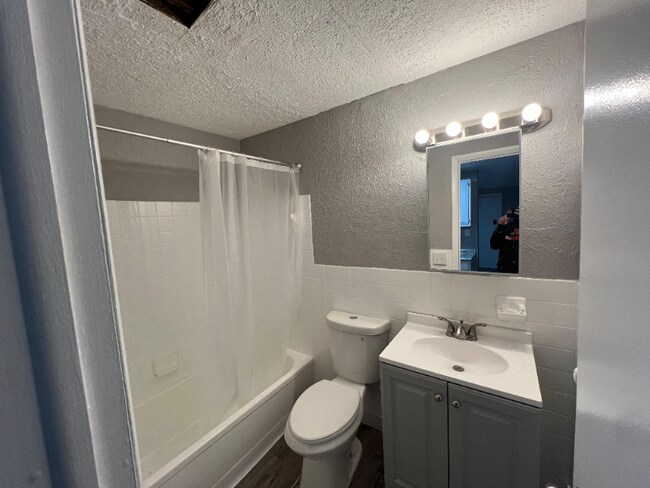 Photo - 13420 Euclid Ave Unidad 13430-208