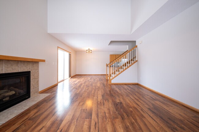 Photo - 557 French Ln