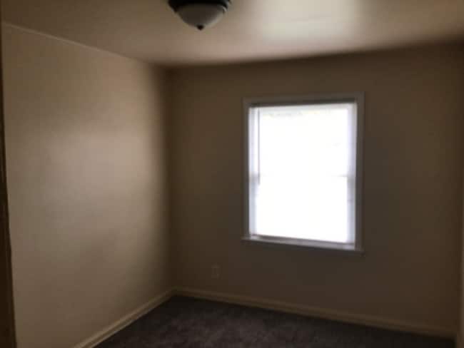 Photo - 17303 Hoover St