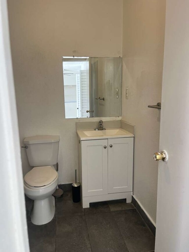 Photo - 1219 NW 40th St Unidad 1