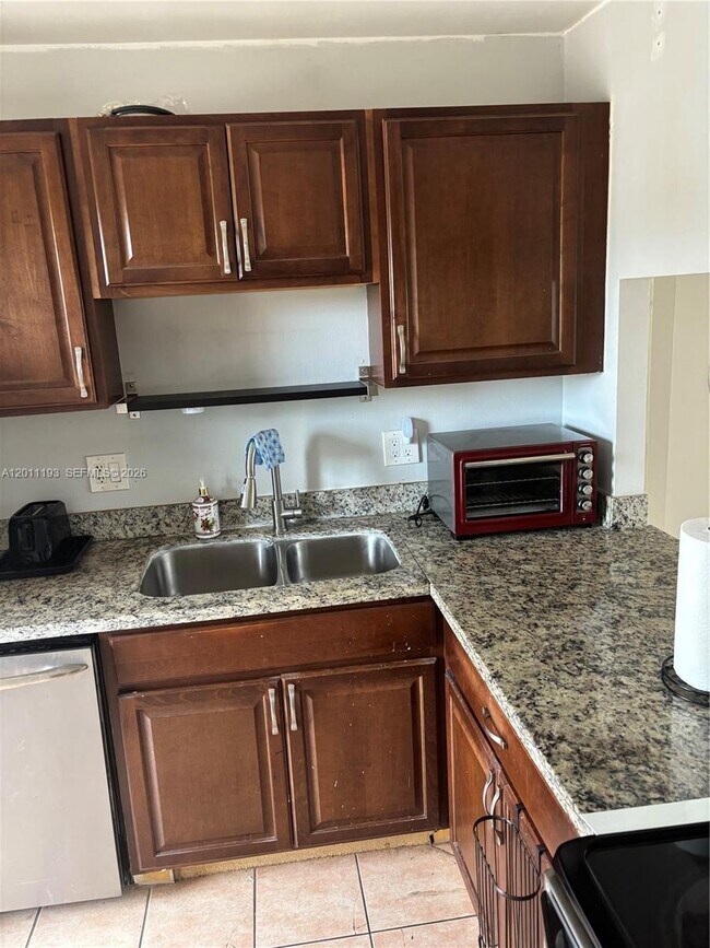 Photo - 211 NE 8th Ave Unit 201