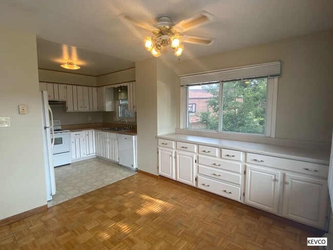 Photo - Great House in Campus West, Close to Everything!