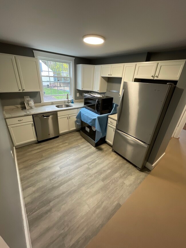 Building Photo - 2 Walnut St Unit 4