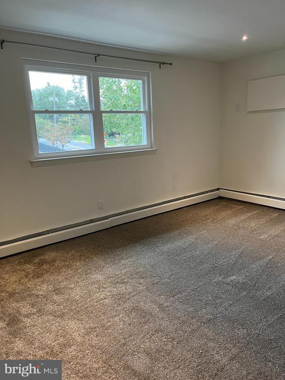 Photo - 1 E Rodgers St