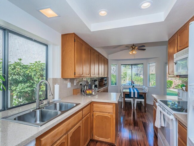 Photo - 906 Alyssum Rd