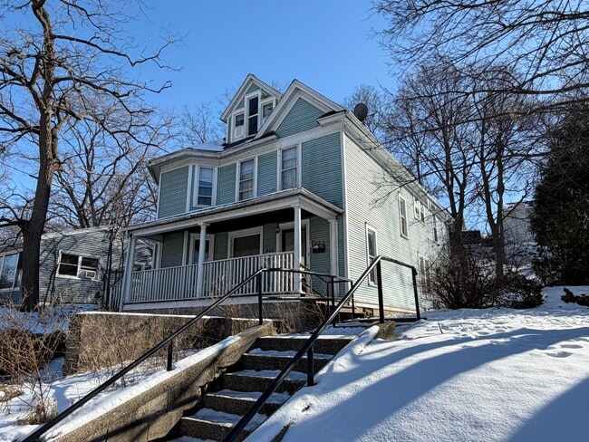 Photo - 220 E Racine St