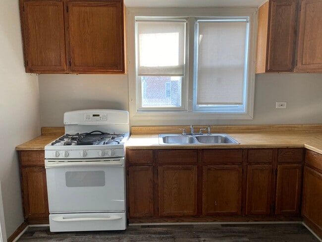 Photo - 6035 S Karlov Ave Unit 1st Floor