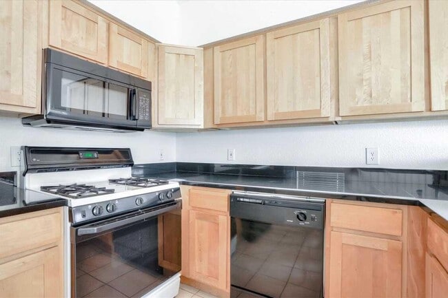 Photo - Solana Apartments