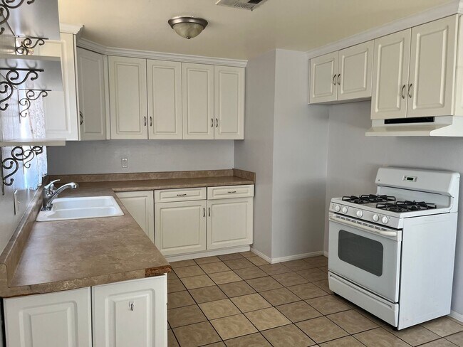 Photo - 15th St. 12268-12270 Unit 12270
