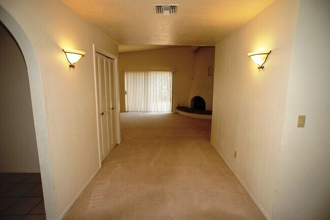 Photo - 2920 N La Chiquita Ave