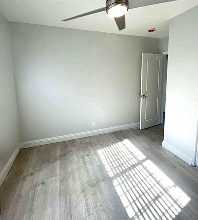 Photo - 1333 E 47th St Unit 1335