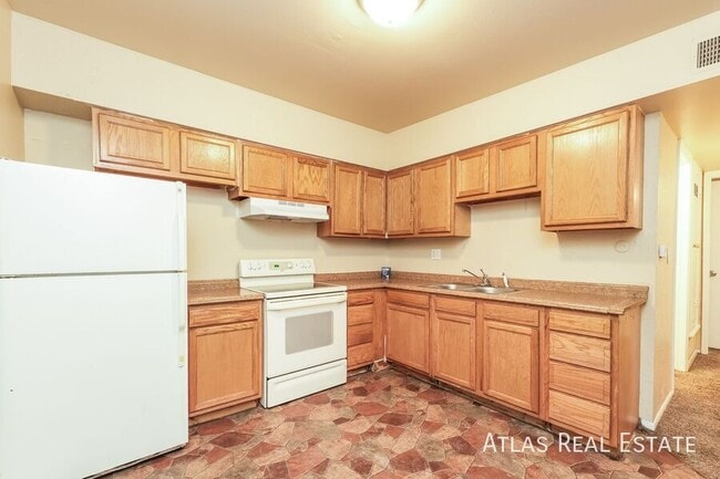 Building Photo - 3665 Michigan Ave Unit 2 Rental