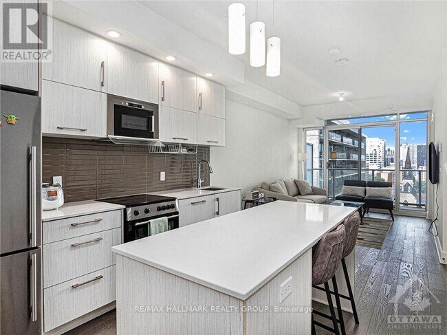 Photo - 255 Bay St Unit 1410