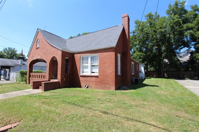 Building Photo - 234 Saluda St Rental