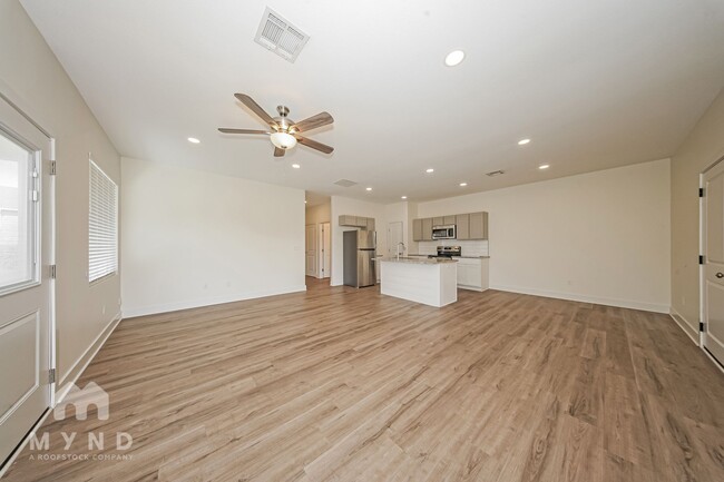 5788 E Bristol Cir