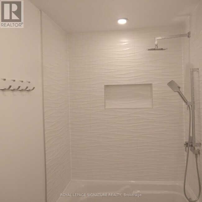 Photo - 594 Birchmount Rd
