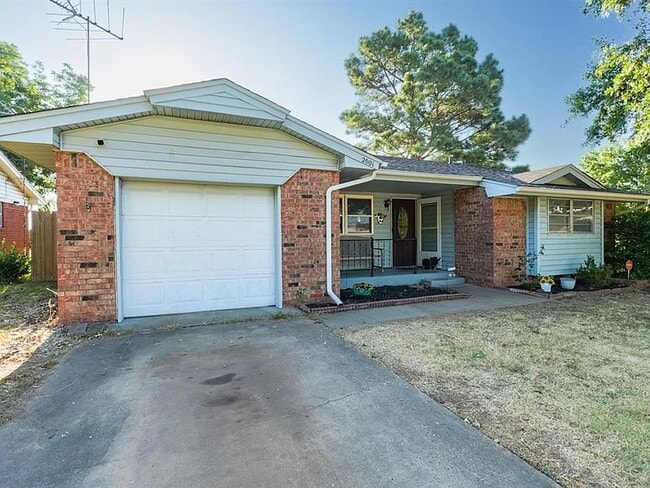 Building Photo - 2001 N McKinley Ave