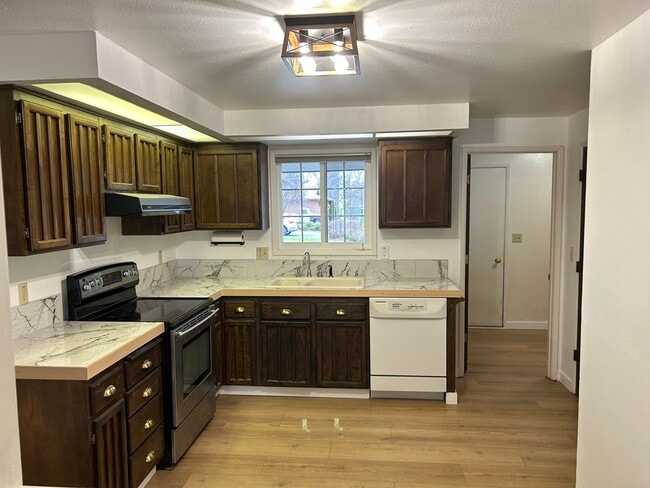 Photo - 5149 Sumac Ave