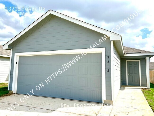 Building Photo - **APPLICATION RECEIVED** AVAILABLE NOW! 3 ... Rental