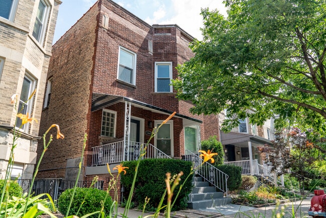 Building Photo - 1460 W Foster Ave Unit 2 Rental