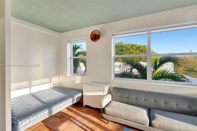 Photo - 1342 Drexel Ave Unit 301