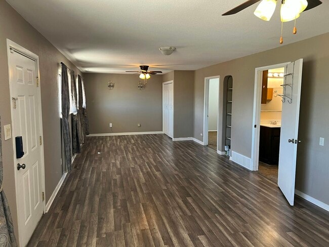 Photo - 3147 Skyview Ave