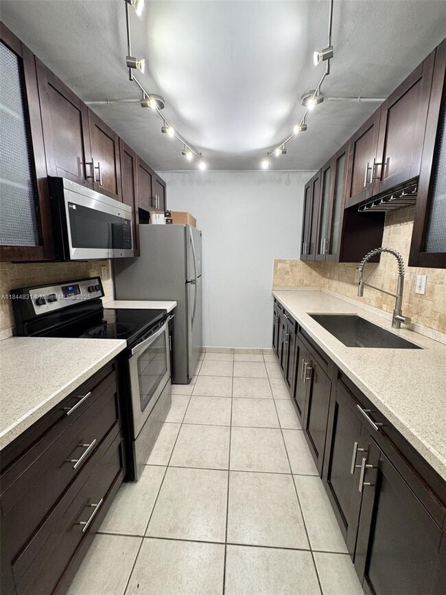 Building Photo - 7101 Miami Lakes Dr Unit Q9 Rental