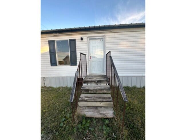 Building Photo - 5675 Saufley Field Rd Rental