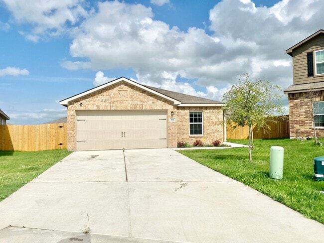 Building Photo - COMING SOON - November Rental