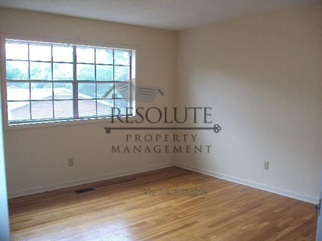 Photo - 400 Davie Rd