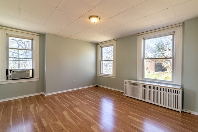 Photo - 6055 Jackson St