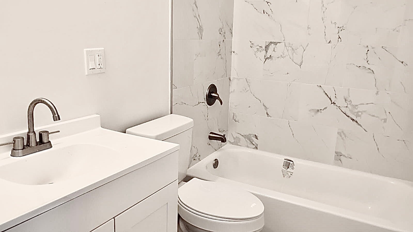 Photo - 2252 Greenwich St