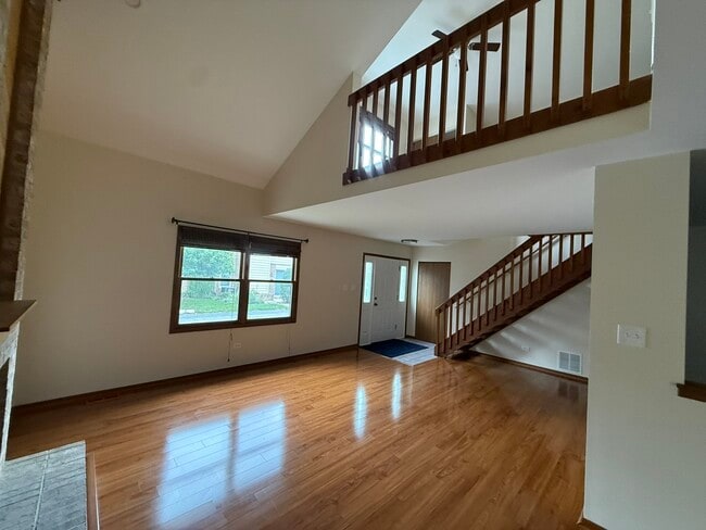 Photo - 15546 Whitehall Ln