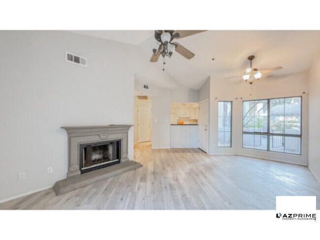 Photo - Welcome to this charming 1/1 modern downtown Phoenix condo!