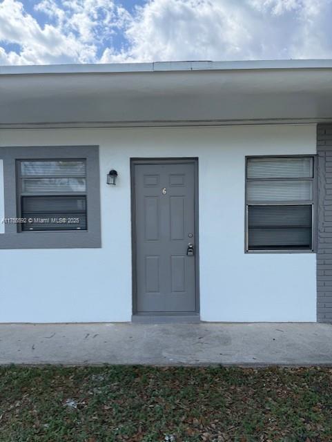 Building Photo - 2554 NW 14th St Unit 6 Rental