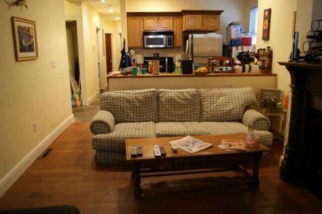 Building Photo - 804 Parker St Unit 1 Rental