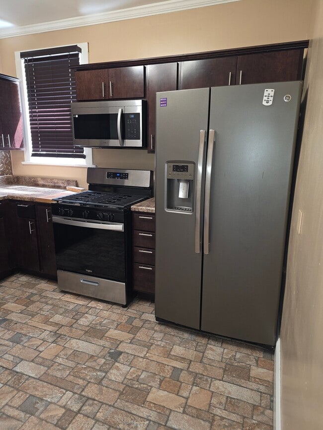 Photo - 7834 S Langley Ave Unidad 2nd fl