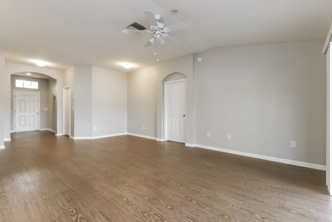 Photo - 29429 Crossland Dr