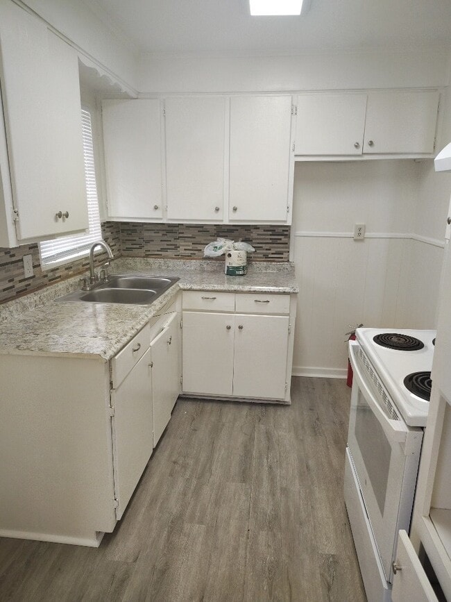 Photo - 709 Randall St