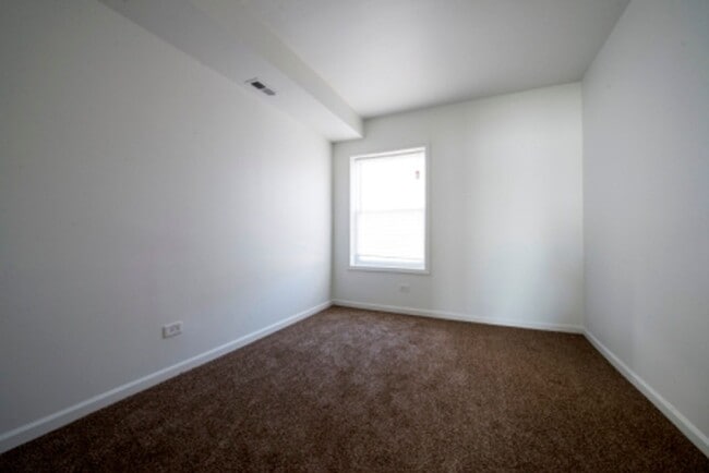 Photo - 701 N Lotus Ave Chicago, IL 60644