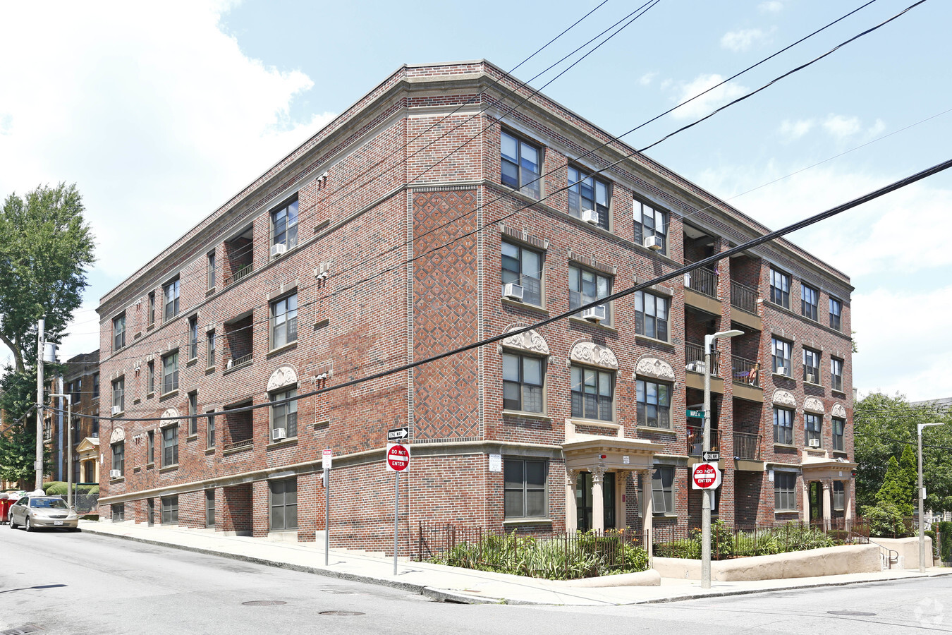 Maple Commons - Maple Commons Apartments