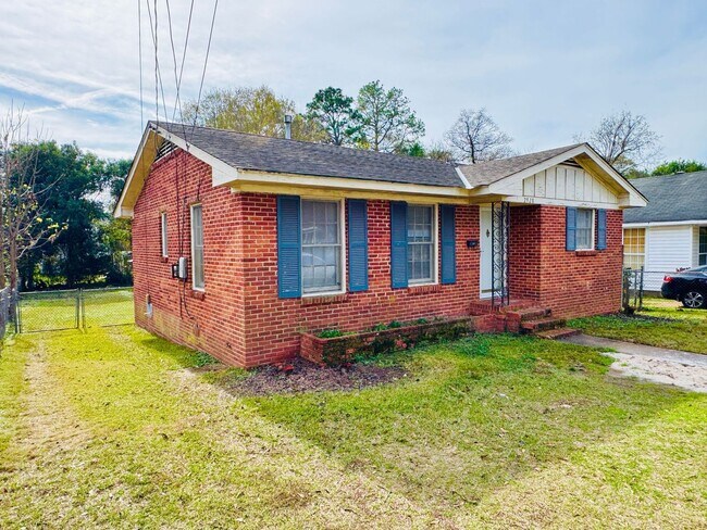 Photo - Charming 3-Bedroom Brick Home with Beautiful Hardwoods!