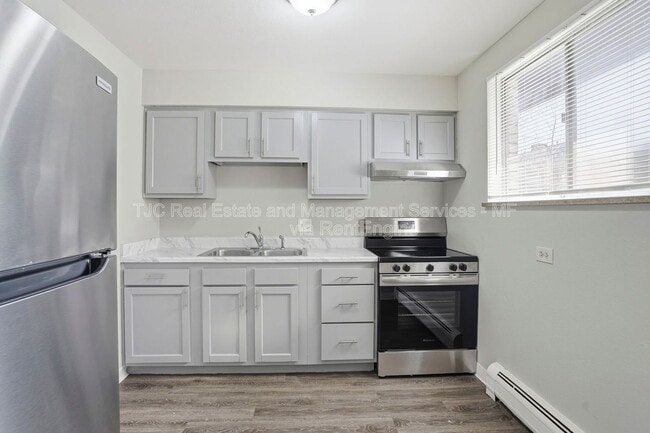 Photo - 970 N Downing St Unit 3