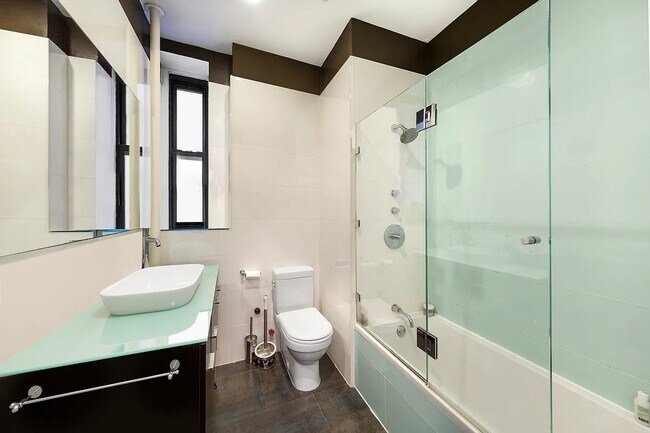 Photo - 135 W 16th St Unit 14-11