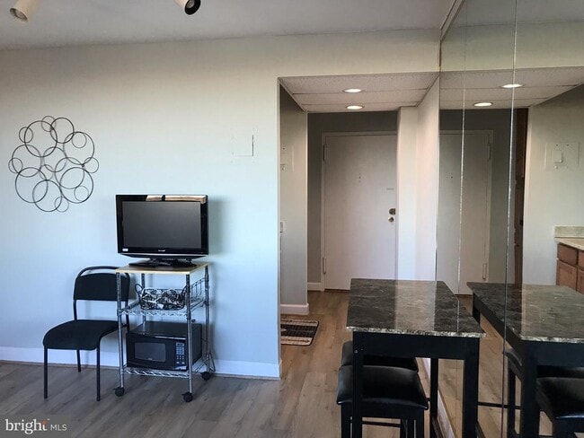 Photo - 1011 Arlington Blvd Unidad 826