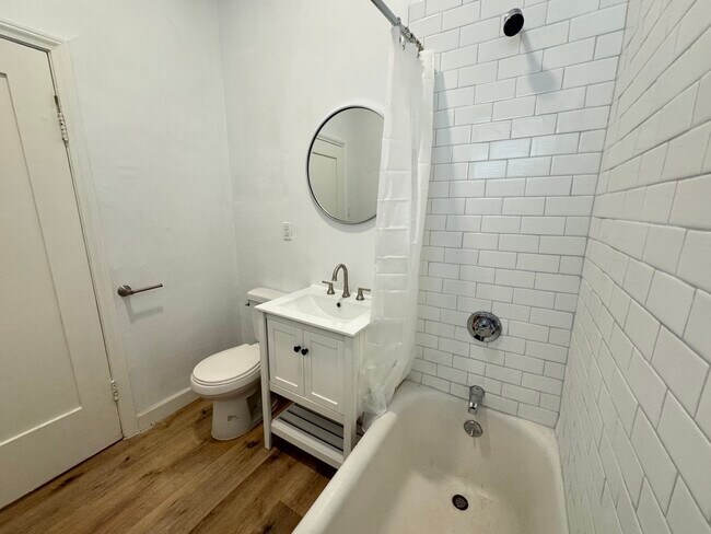 Photo - 211 S Manhattan Pl Unit 2