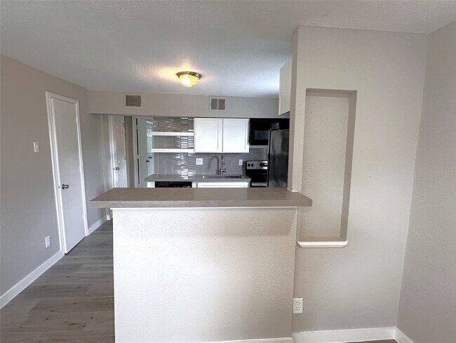 Photo - 3214 Hutchins St Unit 2