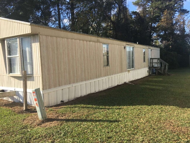 Photo - 3 BR | 2 BA Mobile Home in Goldsboro *Patetown Rd location*