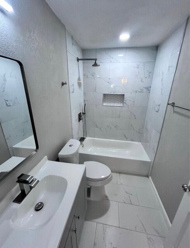 Photo - 4737 Alvin St