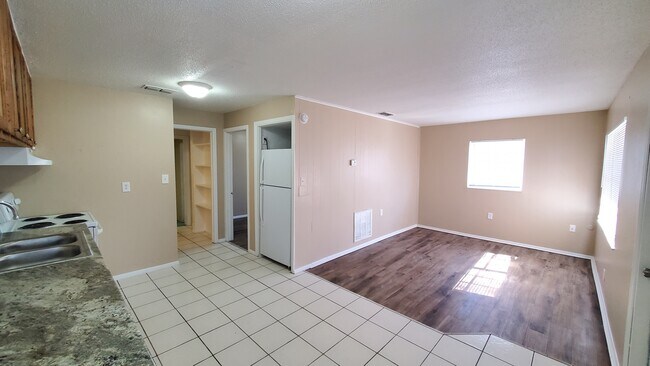 Photo - 2610 Hardin Combee Rd House